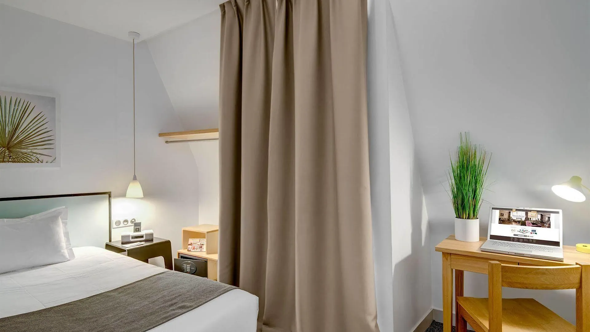 Palm - Astotel 3*